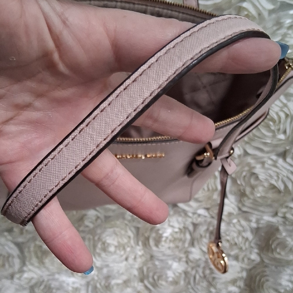 Michael Kors Pale Pink Leather Tote with Gold Hardware - Picture 5 of 7